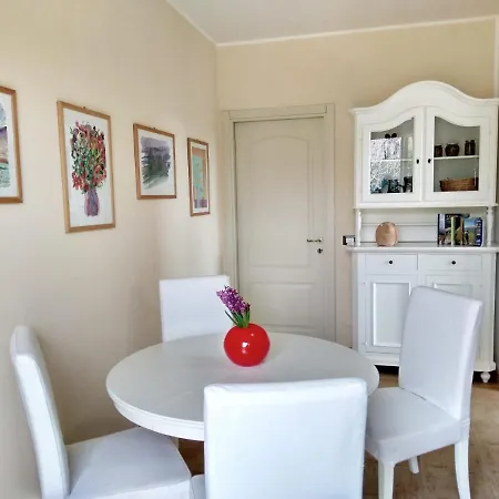 Il Piccolo Gelso Apartment *